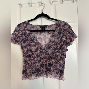Cute short sleeve top. Summer style.